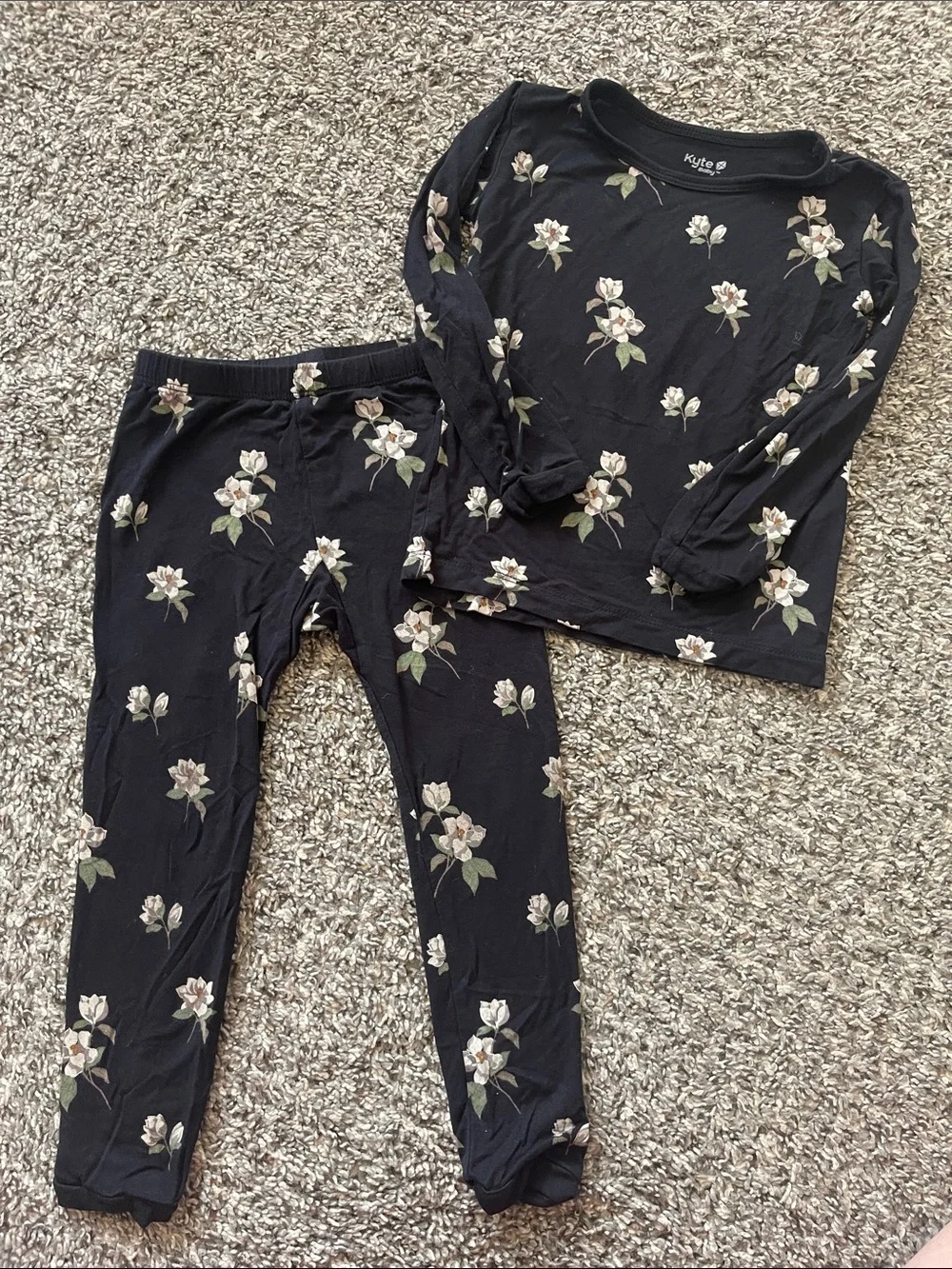 Kyte Baby Black Magnolia Print Two-Piece Pajamas - Size 2T